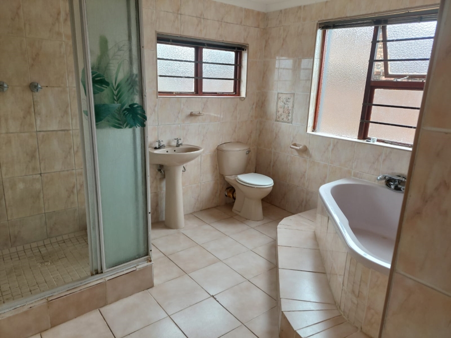 4 Bedroom Property for Sale in Seavale Eastern Cape